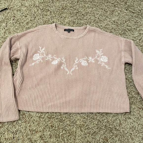rose sweater - Picture 1 of 3